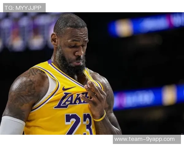 詹姆斯强调球队需在阵容齐整前全力以赴扭转颓势不求外界怜悯 詹姆斯强调球队需在阵容齐整前全力以赴扭转颓势不求外界怜悯