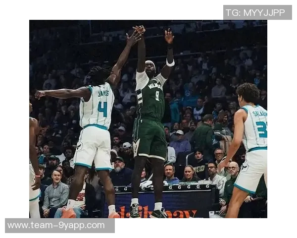 波蒂斯赛前祝贺字母哥第十次入选全明星字母哥携家人共庆这一荣耀时刻